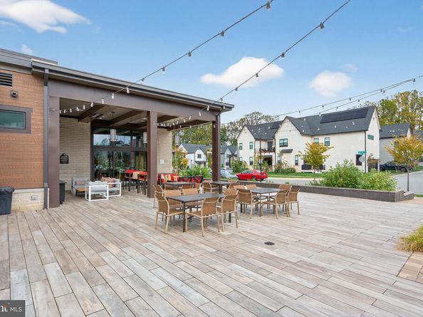 6917 Silver Linden St, Bethesda MD 20817