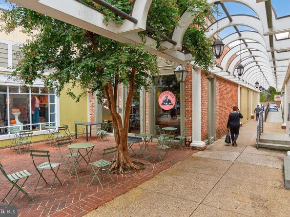 6917 Silver Linden St, Bethesda MD 20817