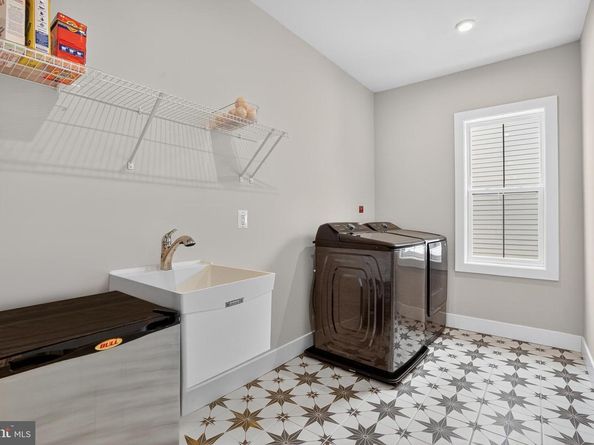 6917 Silver Linden St, Bethesda MD 20817
