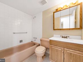 4000 Gypsy Lane 316A1, Philadelphia PA 19129