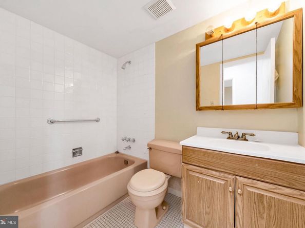 4000 Gypsy Lane 316A1, Philadelphia PA 19129