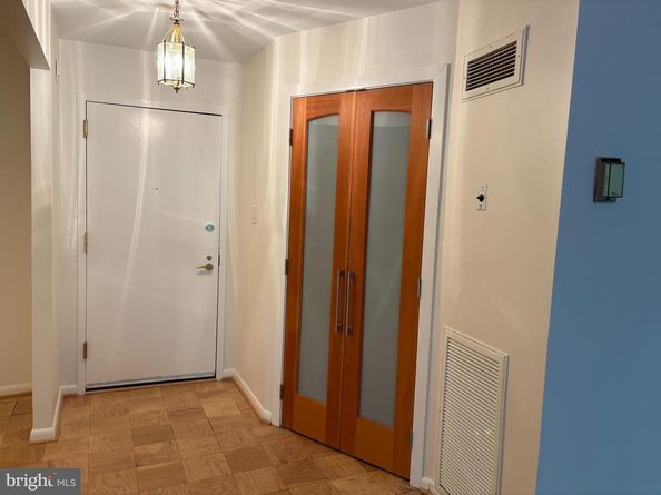 4620 N Park Avenue 206E, Chevy Chase MD 20815