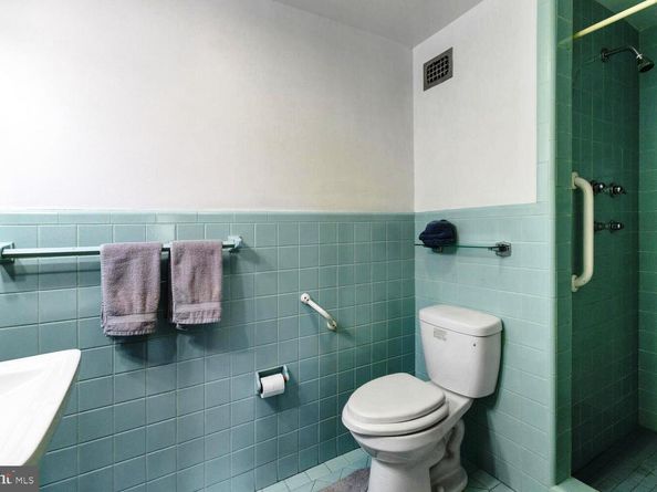 7900 Old York Road 907A, Elkins Park PA 19027