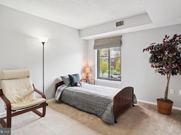 4500 S Four Mile Run Drive 129, Arlington VA 22204