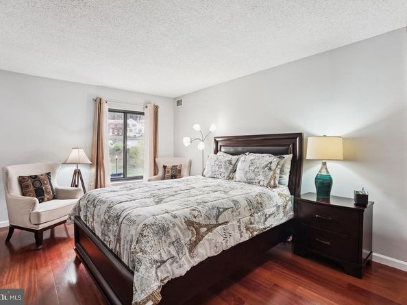 4500 S Four Mile Run Drive 129, Arlington VA 22204