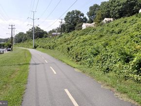 4500 S Four Mile Run Drive 129, Arlington VA 22204