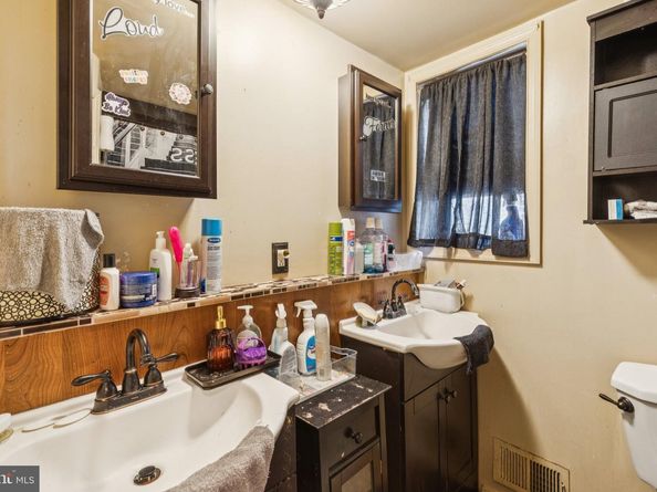 3849 Folsom Street, Philadelphia PA 19104