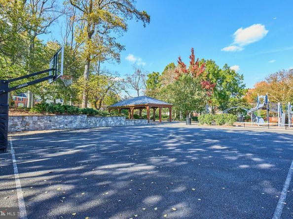 1120 Kensington Road, Mclean VA 22101