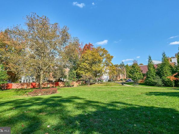 1120 Kensington Road, Mclean VA 22101