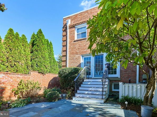 1120 Kensington Road, Mclean VA 22101