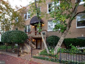 220 13TH Street SE 24, Washington DC 20003