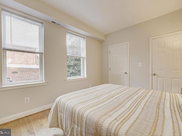 220 13TH Street SE 24, Washington DC 20003