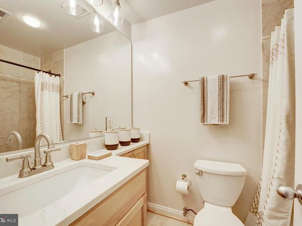 220 13TH Street SE 24, Washington DC 20003