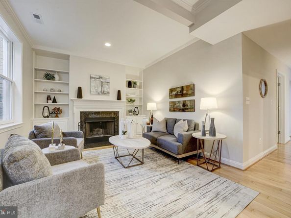 220 13TH Street SE 24, Washington DC 20003