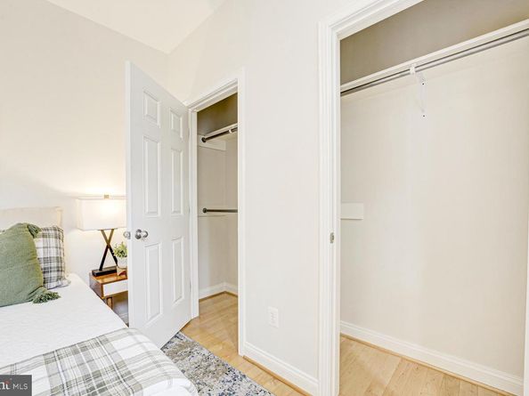 220 13TH Street SE 24, Washington DC 20003