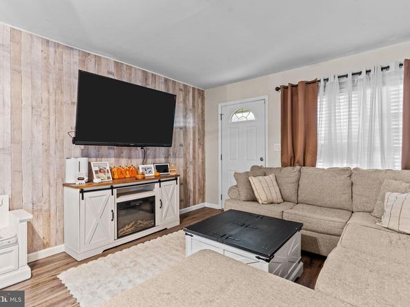 14 Dewberry Lane, Levittown PA 19055