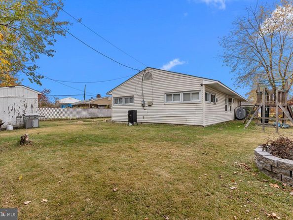 14 Dewberry Lane, Levittown PA 19055