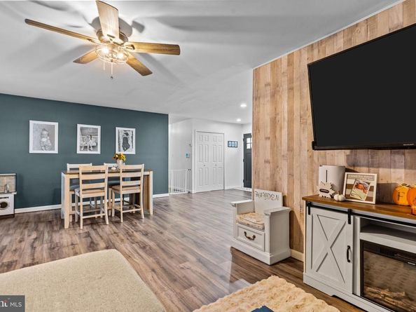 14 Dewberry Lane, Levittown PA 19055