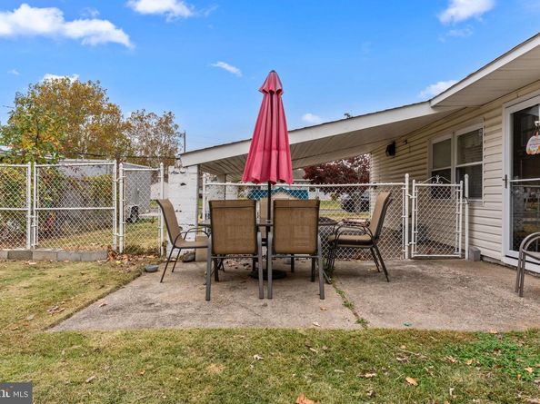 14 Dewberry Lane, Levittown PA 19055