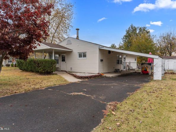 14 Dewberry Lane, Levittown PA 19055