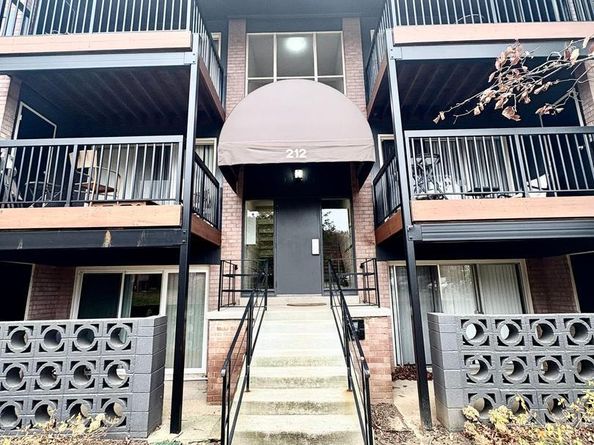 212 Park Terrace Court SE 72, Vienna VA 22180