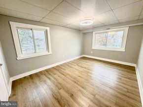 212 Park Terrace Court SE 72, Vienna VA 22180