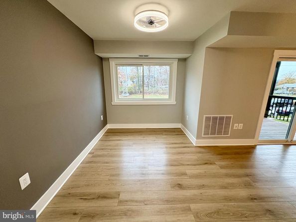 212 Park Terrace Court SE 72, Vienna VA 22180