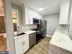 212 Park Terrace Court SE 72, Vienna VA 22180