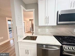 212 Park Terrace Court SE 72, Vienna VA 22180