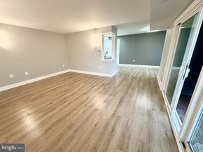 212 Park Terrace Court SE 72, Vienna VA 22180