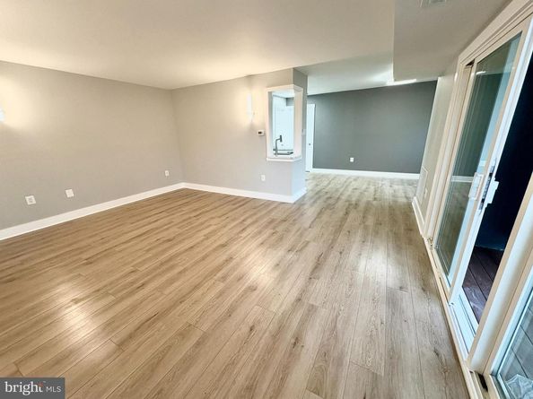 212 Park Terrace Court SE 72, Vienna VA 22180