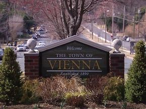 212 Park Terrace Court SE 72, Vienna VA 22180