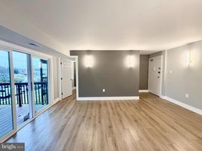 212 Park Terrace Court SE 72, Vienna VA 22180