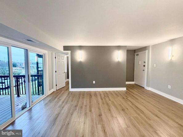 212 Park Terrace Court SE 72, Vienna VA 22180