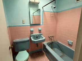 6908 Roosevelt Boulevard, Philadelphia PA 19149