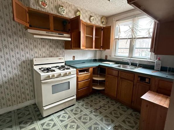 6908 Roosevelt Boulevard, Philadelphia PA 19149