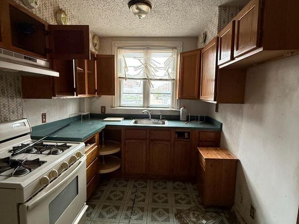 6908 Roosevelt Boulevard, Philadelphia PA 19149