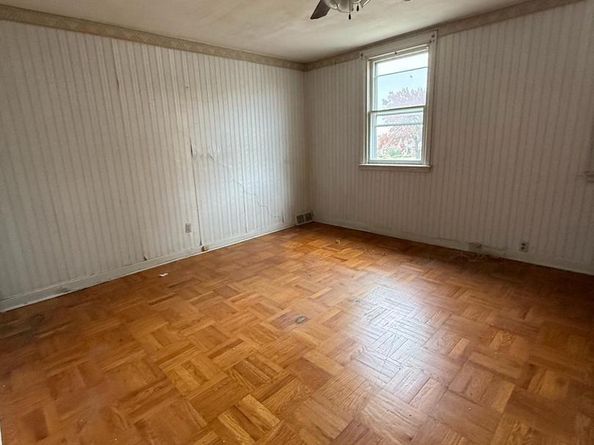 6908 Roosevelt Boulevard, Philadelphia PA 19149