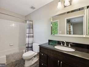 1284 Cobble Pond Way, Vienna VA 22182