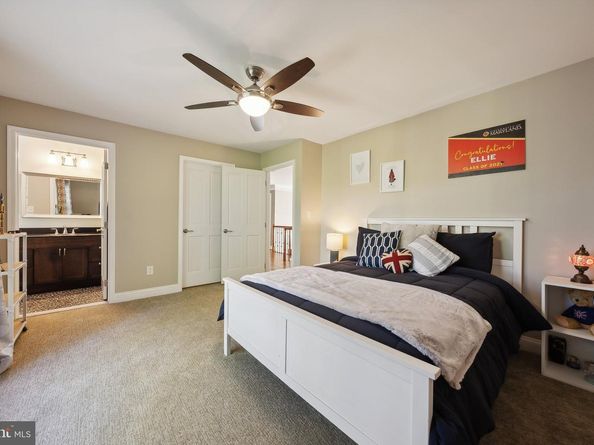 1284 Cobble Pond Way, Vienna VA 22182