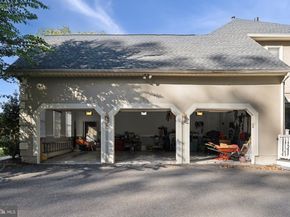 1284 Cobble Pond Way, Vienna VA 22182