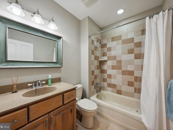 1284 Cobble Pond Way, Vienna VA 22182