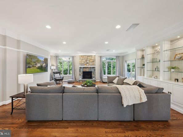 1284 Cobble Pond Way, Vienna VA 22182