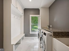 1284 Cobble Pond Way, Vienna VA 22182