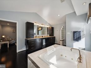 1284 Cobble Pond Way, Vienna VA 22182