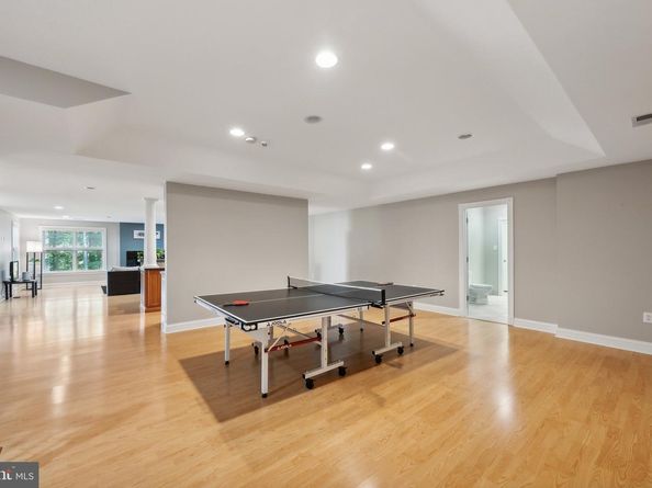 1284 Cobble Pond Way, Vienna VA 22182