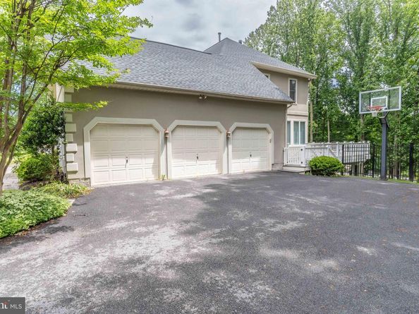 1284 Cobble Pond Way, Vienna VA 22182