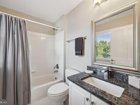 1284 Cobble Pond Way, Vienna VA 22182