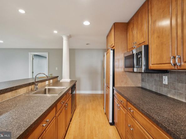 1284 Cobble Pond Way, Vienna VA 22182