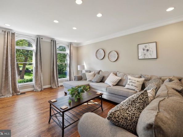 1284 Cobble Pond Way, Vienna VA 22182